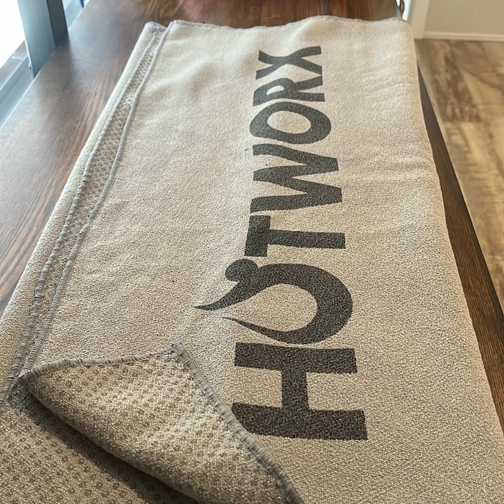Hot worx yoga mat. Used twice. Gel on the bottom for non slip. Grey